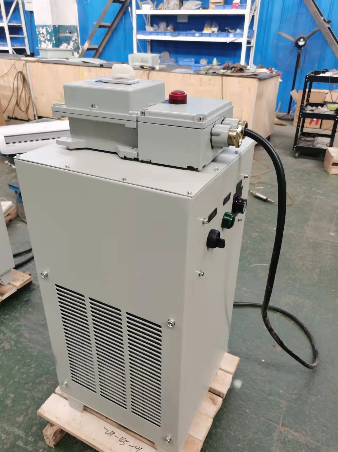 ��������x����m�ķ���ů�L�C��