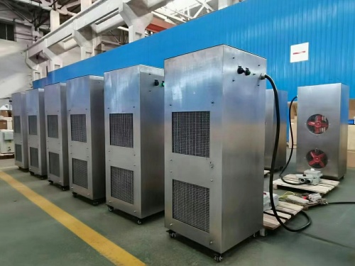 ���ķ���ů�L�C